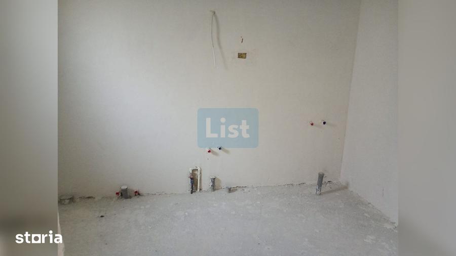 Casă cu 7 camere cu Teren 1004 Mp în Braniștea