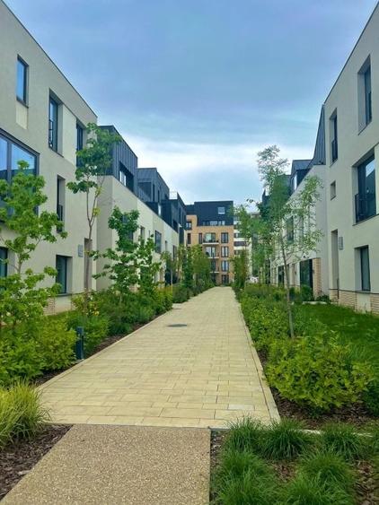 Apartament cu 3 camere semidecomandat în Central