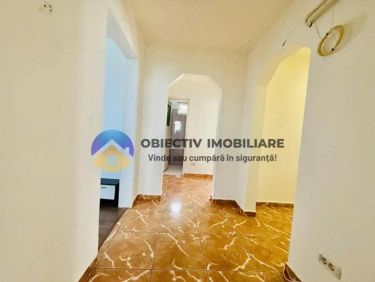 Apartament cu 3 camere decomandat în Est