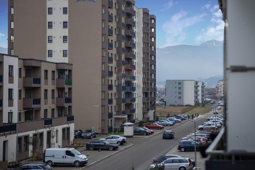 Apartament cu 2 camere decomandat, mobilat în Tractorul