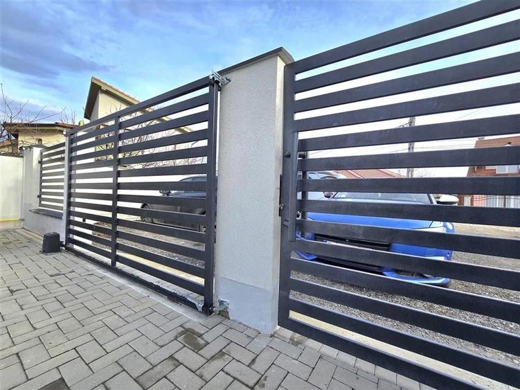 Casă individuală cu 5 camere cu Canalizare în Sânmartin