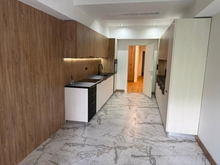 Apartament cu 4 camere decomandat în Aviatorilor