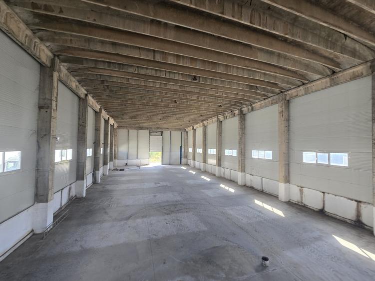 Spațiu industrial, de 1,000 mp, în Cug