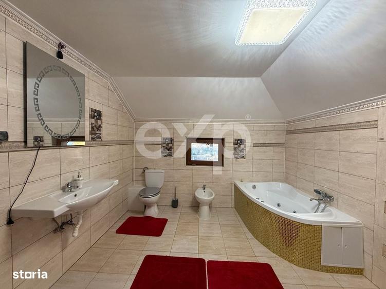 Casă cu 4 camere cu Teren 1019 Mp în Central