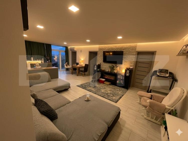 Apartament cu 3 camere semidecomandat, mobilat în Sânnicoară
