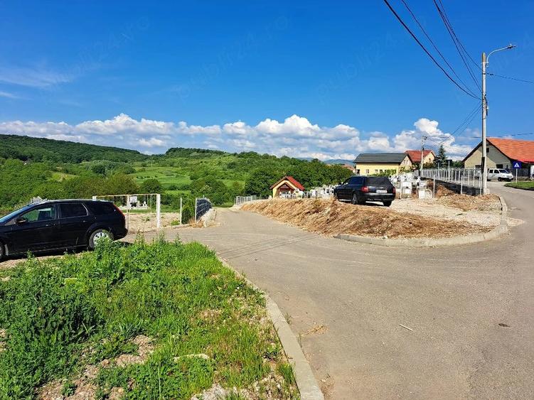 Teren de 9300 mp, în Central