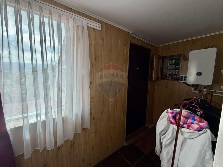 Casă individuală cu 5 camere cu Teren 3344 Mp în Țifești