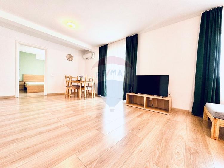 Apartament cu 2 camere, mobilat în Central