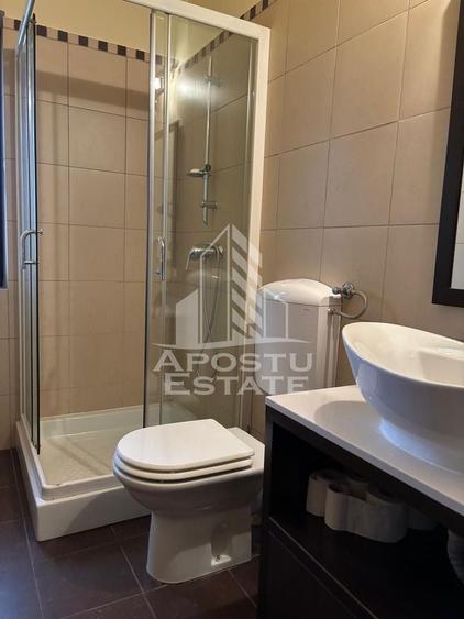 Casă individuală cu 6 camere cu Canalizare în Mehala