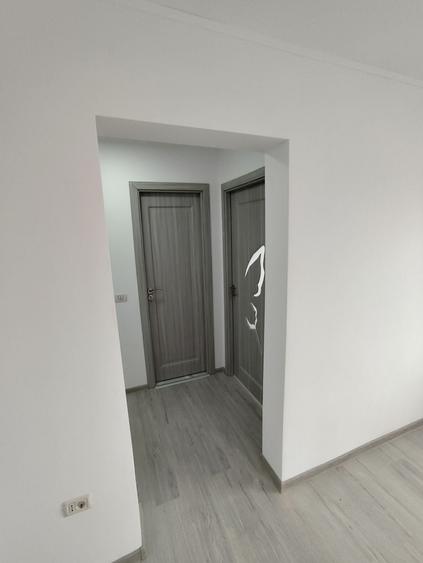 Apartament cu 2 camere semidecomandat în Coman