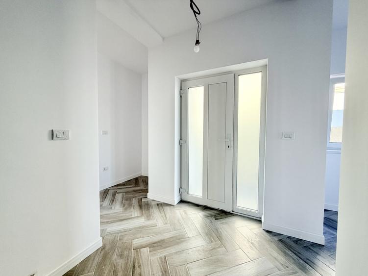Duplex cu 4 camere cu Teren 275 Mp în Urseni