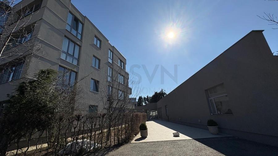 Apartament cu 3 camere semidecomandat, mobilat în Iancu Nicolae