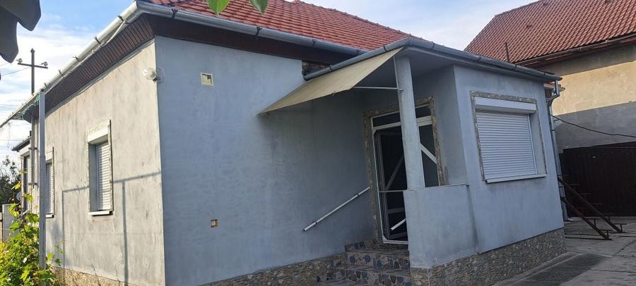 Casă cu 3 camere în Nădab