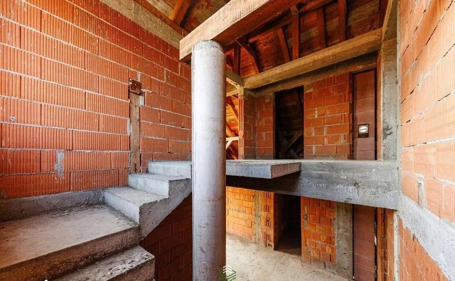Casă individuală cu 5 camere cu Canalizare în Săcălaz