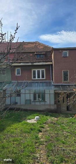 Casă cu 4 camere cu Teren 330 Mp în Iorga