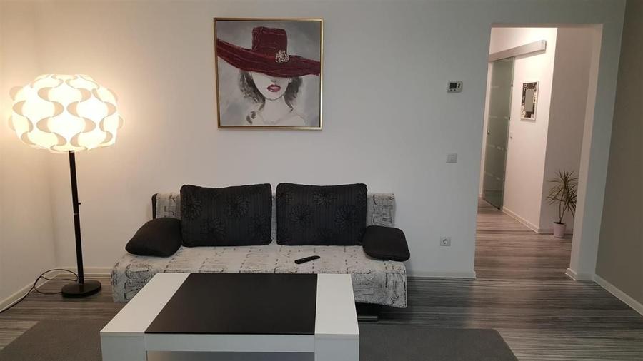 Apartament cu 2 camere semidecomandat în Central
