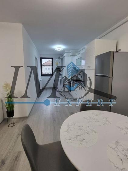Apartament cu 2 camere decomandat, mobilat în Cetate