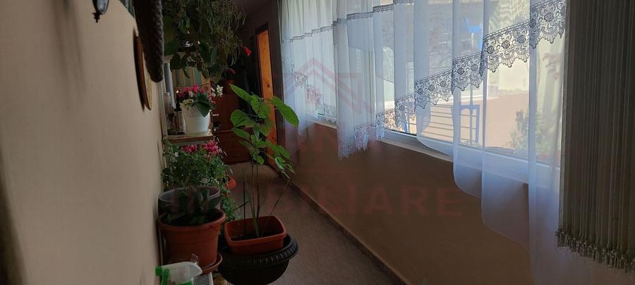 Duplex cu 4 camere cu Canalizare în Central