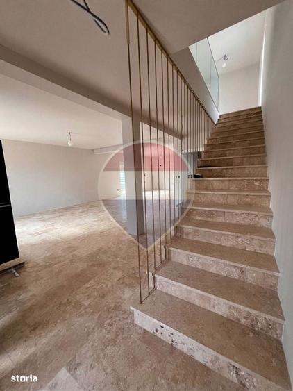 Casă cu 4 camere cu Teren 800 Mp în Central