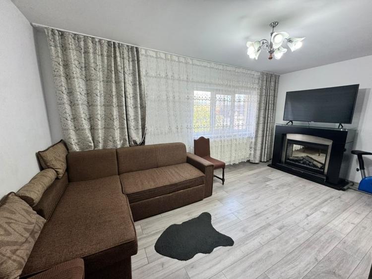 Apartament cu 2 camere decomandat, mobilat în Republicii