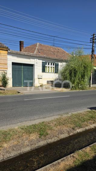 Casă individuală cu 2 camere cu Canalizare în Petrești