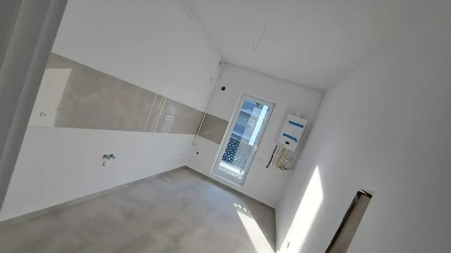 Apartament cu 3 camere decomandat în Theodor Pallady