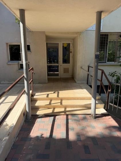 Apartament cu 2 camere decomandat în Titan