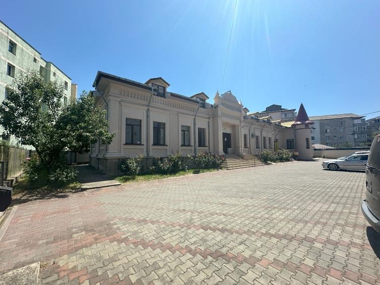 Casă individuală cu 5 camere cu Canalizare în Mărăței