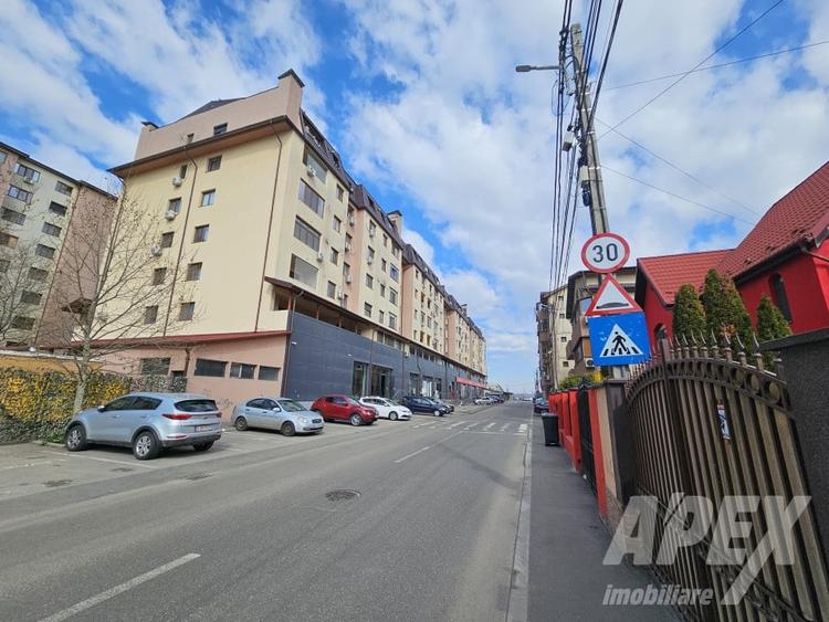 Apartament cu 3 camere decomandat, mobilat în Bragadiru