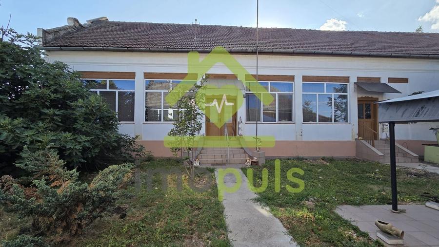 Casă individuală cu 3 camere cu Canalizare în Satchinez
