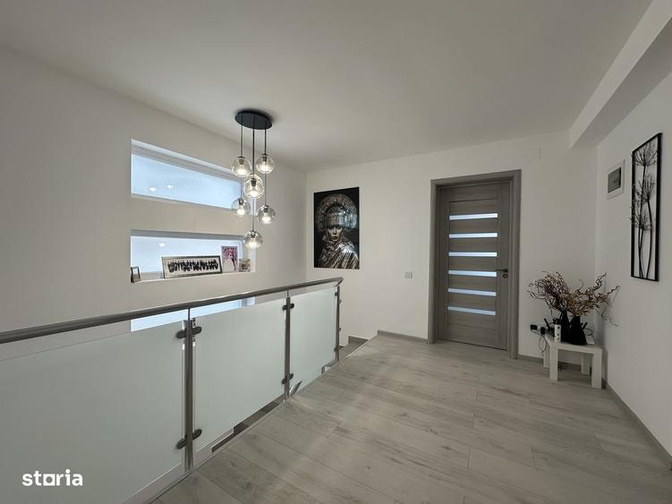 Casă cu 4 camere cu Teren 600 Mp în Strejnicu