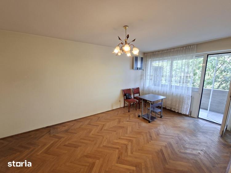 Apartament cu 3 camere decomandat în Burdea