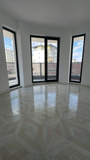 Apartament cu 3 camere decomandat în Tomis Plus