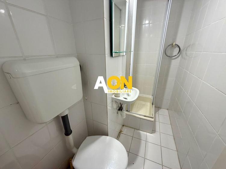 Apartament cu 4 camere decomandat, mobilat în Central