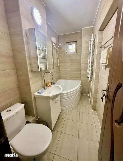 Inchiriez Apartament Renovat 3 Camere Pajura, sect. 1 - 4
