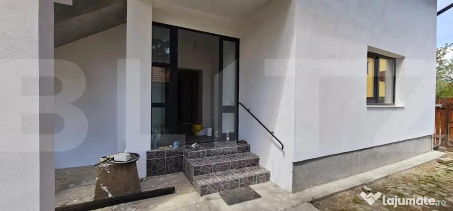 Casă cu 7 camere cu Teren 590 Mp în Semicentral