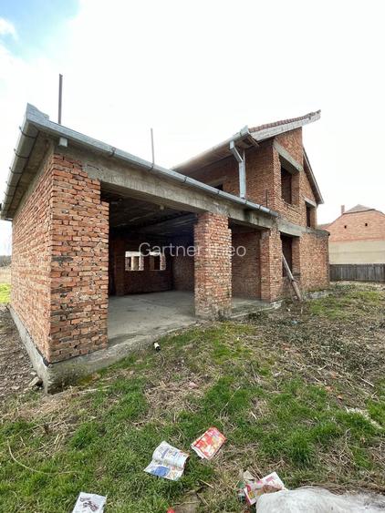 Casă cu 4 camere în Central