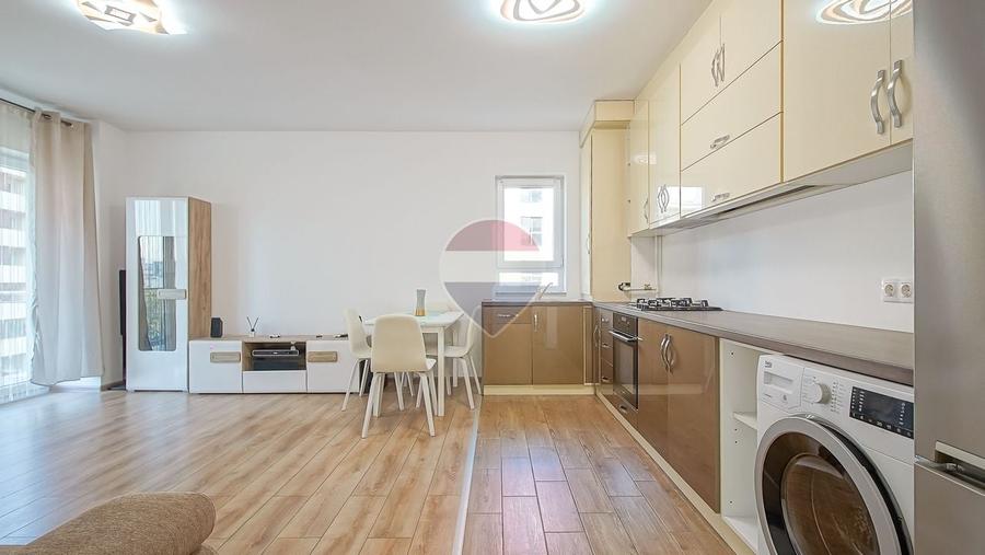 Apartament cu 3 camere decomandat în Tractorul
