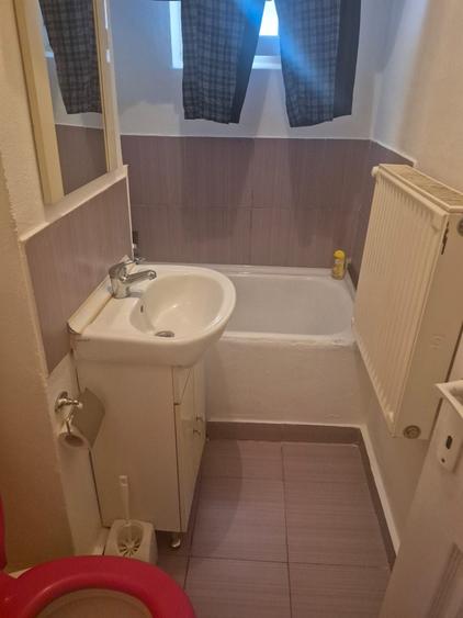 Garsonieră decomandată în Central