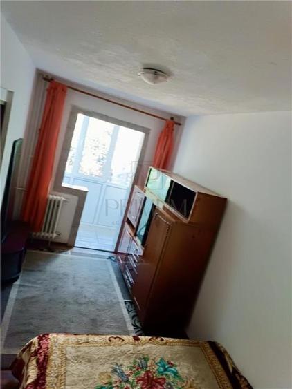 Apartament cu 2 camere semidecomandat, mobilat în Girocului