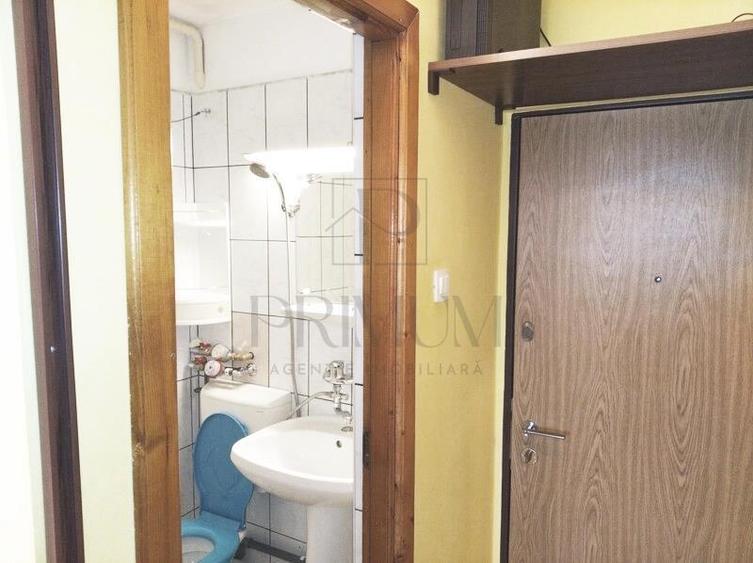 Garsonieră semidecomandată, mobilată în Complex Studențesc