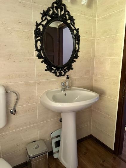 Casă individuală cu 5 camere cu Canalizare în Calea Moroieni