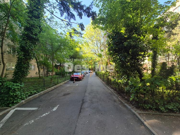 Apartament cu 3 camere circular, mobilat în Berceni