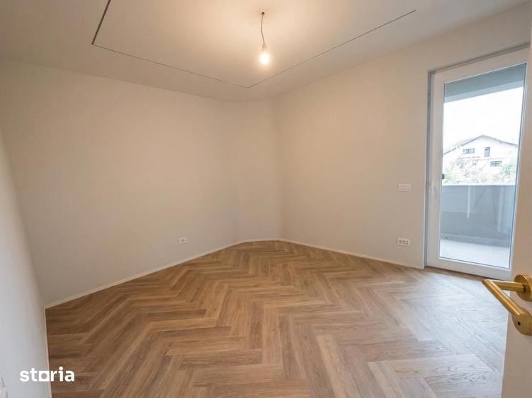 Casă cu 7 camere cu Teren 400 Mp în Domnești