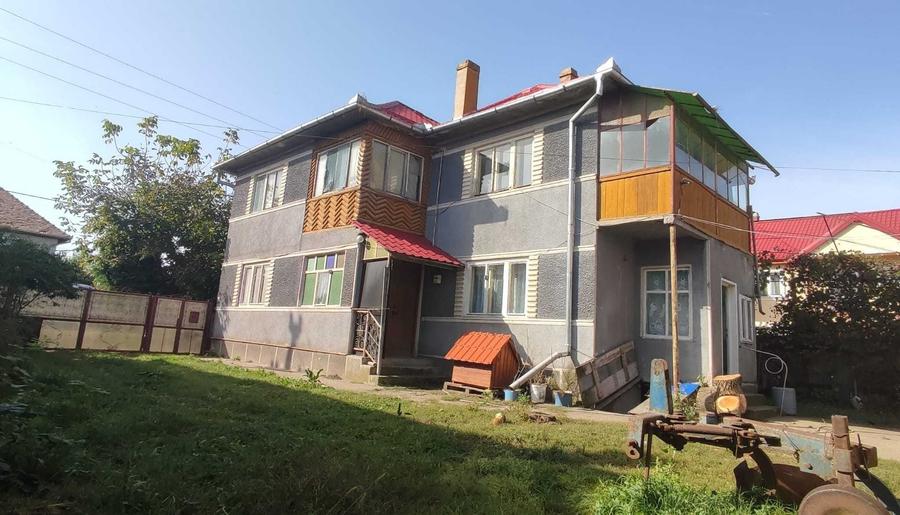 Casă cu 4 camere în Criș