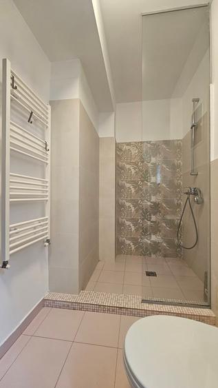Penthouse cu 3 camere semidecomandat, mobilat în Vatra Luminoasă