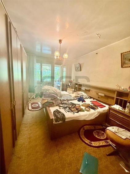 Apartament cu 3 camere semidecomandat în Tineretului