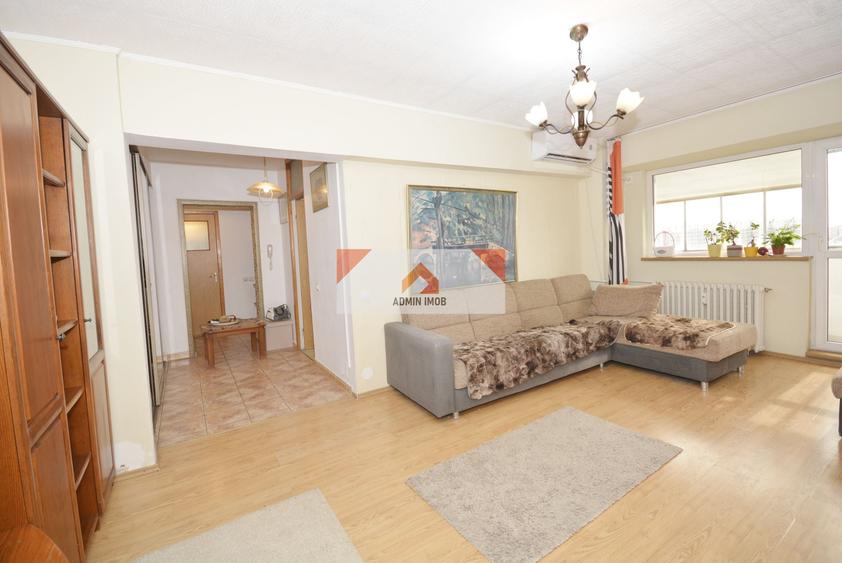 Apartament cu 3 camere în Drumul Taberei