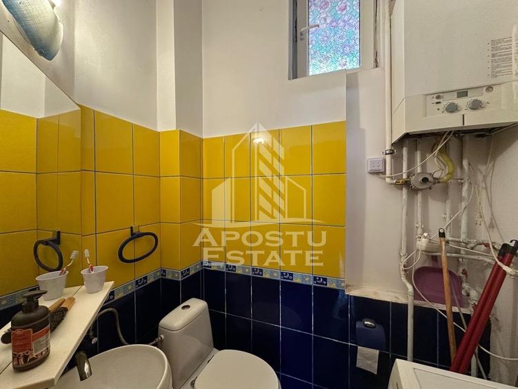 Casă individuală cu 4 camere cu Canalizare în Central