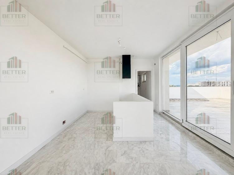 Penthouse cu 3 camere semidecomandat în Metalurgiei